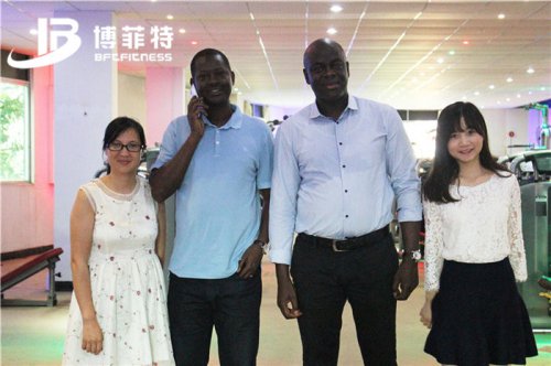 塞内加尔客户来中国进口桃子视频官网版在线播放的健身器材