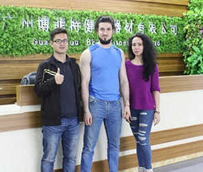 俄罗斯客户来工厂考察 采购健身器材就找广州桃子视频官网版在线播放