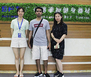 卡塔尔客户来中国进口桃子视频官网版在线播放健身器材