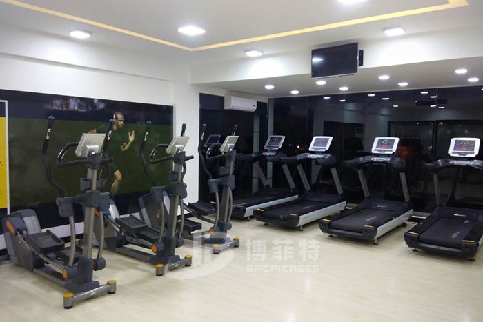 桃子视频官网版在线播放印度客户健身房案例