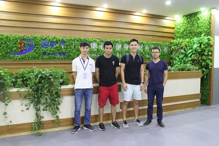 科威特客户来桃子视频官网版在线播放采购健身器材