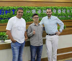 以色列客户来桃子视频官网版在线播放健身器材工厂采购商用健身器械