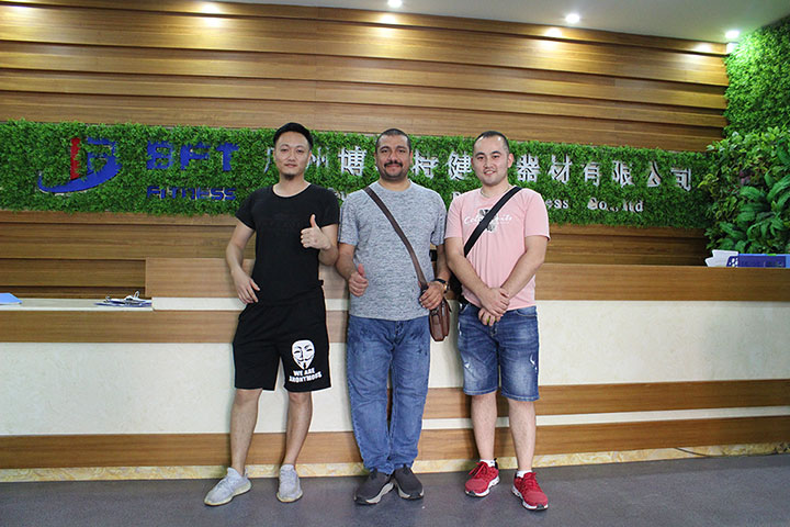 沙特客户采购桃子视频官网版在线播放健身器材